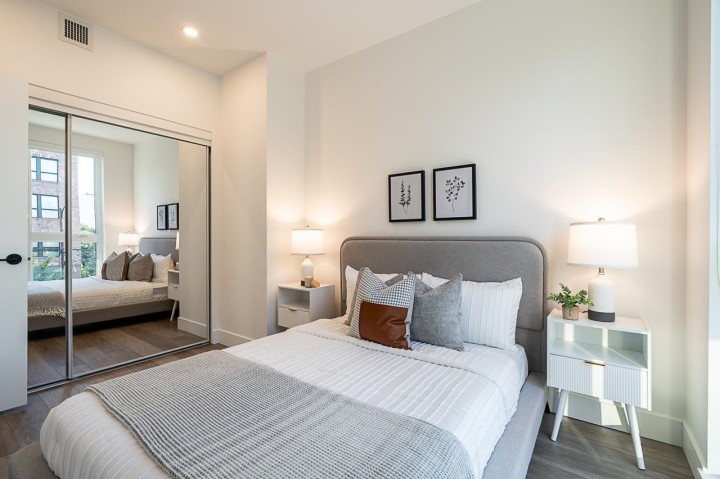 Photo 5 at 202 - 422 Lakewood Drive, Hastings, Vancouver East