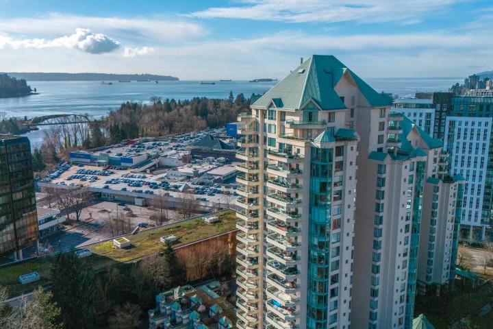 Photo 2 at 15B - 338 Taylor Way, Park Royal, West Vancouver