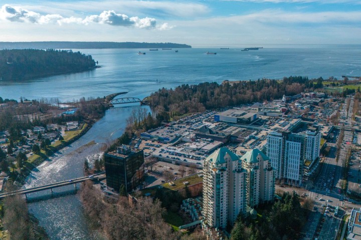 Photo 1 at 15B - 338 Taylor Way, Park Royal, West Vancouver