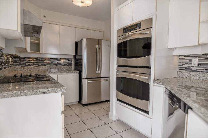 Photo 10 at 15B - 338 Taylor Way, Park Royal, West Vancouver