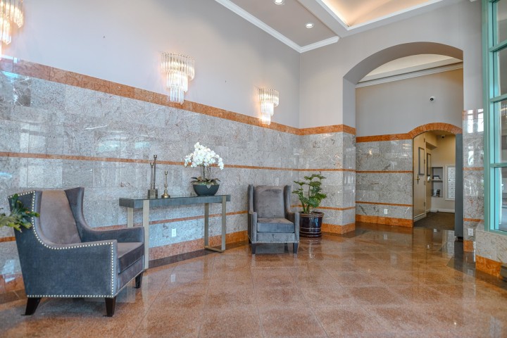 Photo 4 at 15B - 338 Taylor Way, Park Royal, West Vancouver