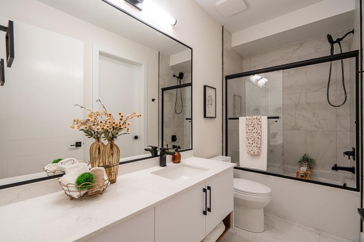 Photo 23 at 2 - 3638 Normandy Drive, Renfrew Heights, Vancouver East