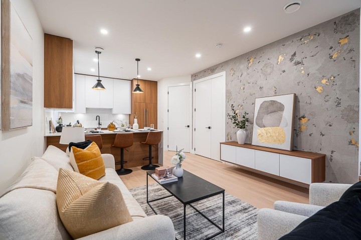Photo 6 at 2 - 3638 Normandy Drive, Renfrew Heights, Vancouver East