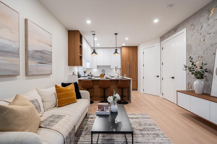 Photo 5 at 2 - 3638 Normandy Drive, Renfrew Heights, Vancouver East