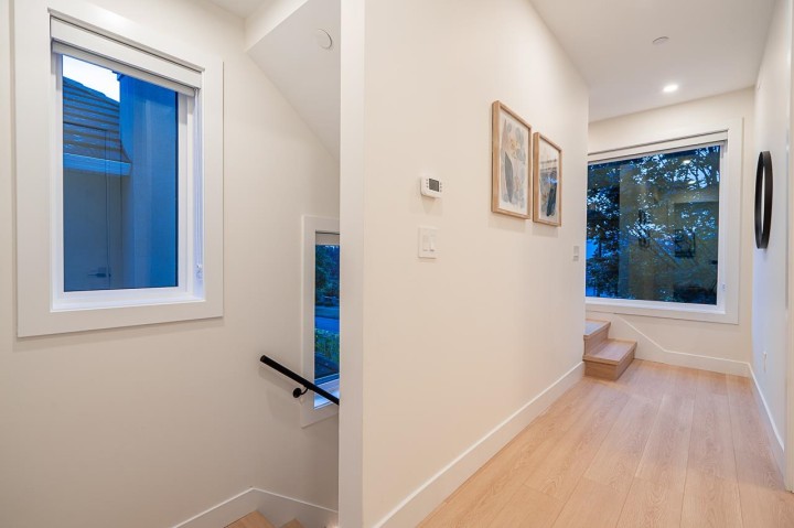 Photo 18 at 2 - 3638 Normandy Drive, Renfrew Heights, Vancouver East