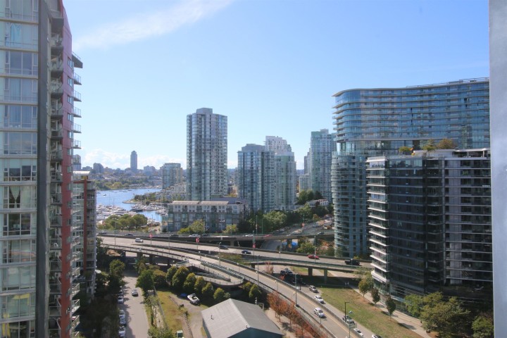 Photo 12 at 2003 - 33 Smithe Street, Yaletown, Vancouver West