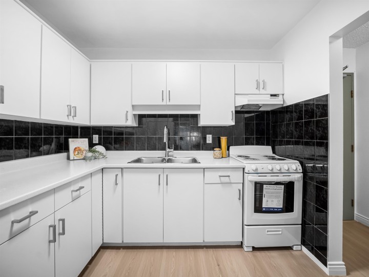 Photo 9 at 313 - 975 E Broadway, Mount Pleasant VE, Vancouver East