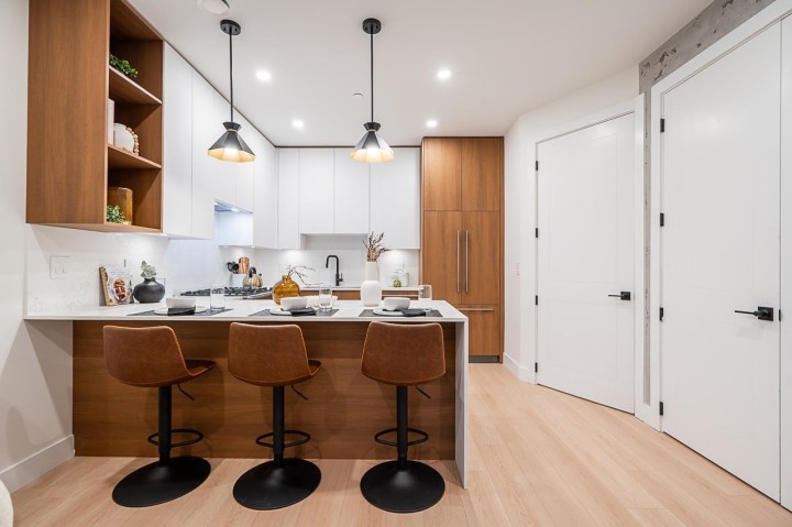 Photo 6 at 4 - 3638 Normandy Drive, Renfrew Heights, Vancouver East