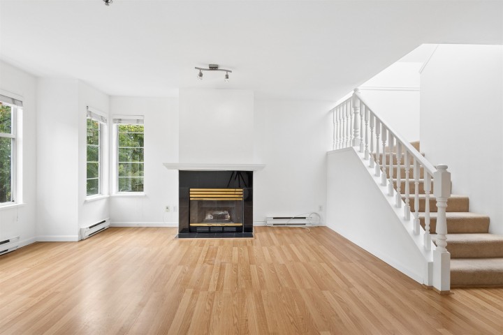 Photo 3 at 5 - 4149 Sophia Street, Main, Vancouver East