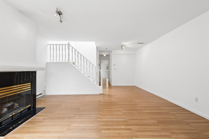 Photo 9 at 5 - 4149 Sophia Street, Main, Vancouver East