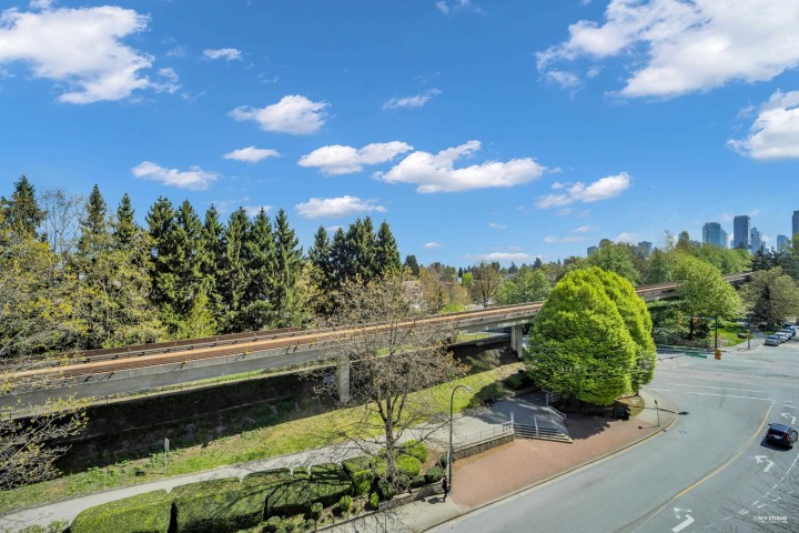 Photo 5 at 805 - 5470 Ormidale Street, Collingwood VE, Vancouver East