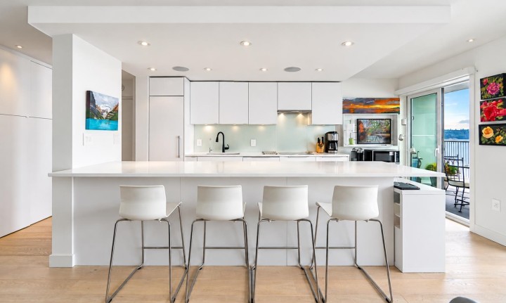 Photo 7 at 807 - 150 24th Street, Dundarave, West Vancouver