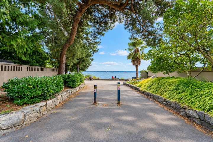 Photo 24 at 807 - 150 24th Street, Dundarave, West Vancouver