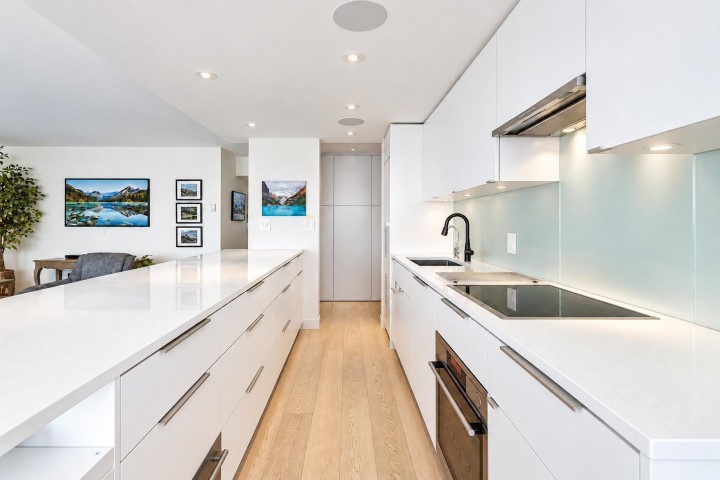 Photo 11 at 807 - 150 24th Street, Dundarave, West Vancouver