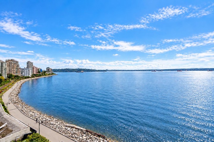 Photo 4 at 807 - 150 24th Street, Dundarave, West Vancouver