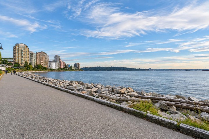 Photo 25 at 807 - 150 24th Street, Dundarave, West Vancouver