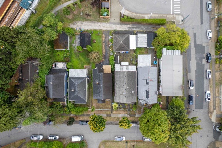 Photo 2 at 2474 E 24th Avenue, Renfrew Heights, Vancouver East