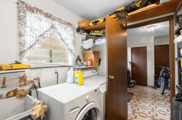 Photo 7 at 2474 E 24th Avenue, Renfrew Heights, Vancouver East