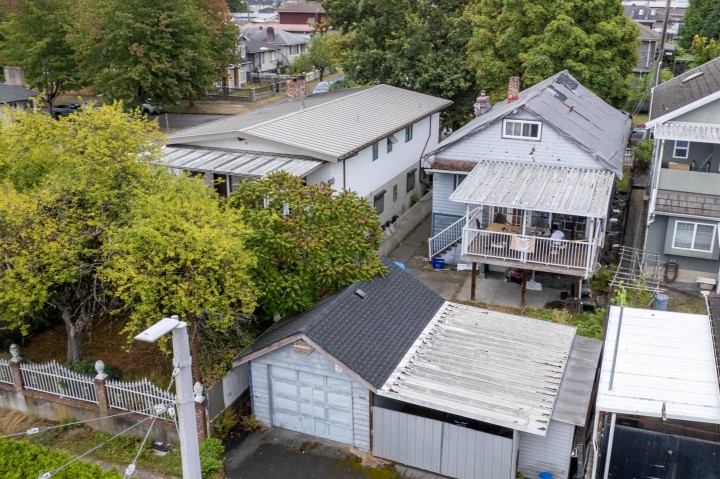 Photo 5 at 2474 E 24th Avenue, Renfrew Heights, Vancouver East