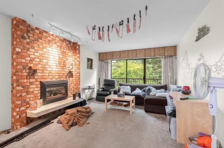 Photo 10 at 2474 E 24th Avenue, Renfrew Heights, Vancouver East