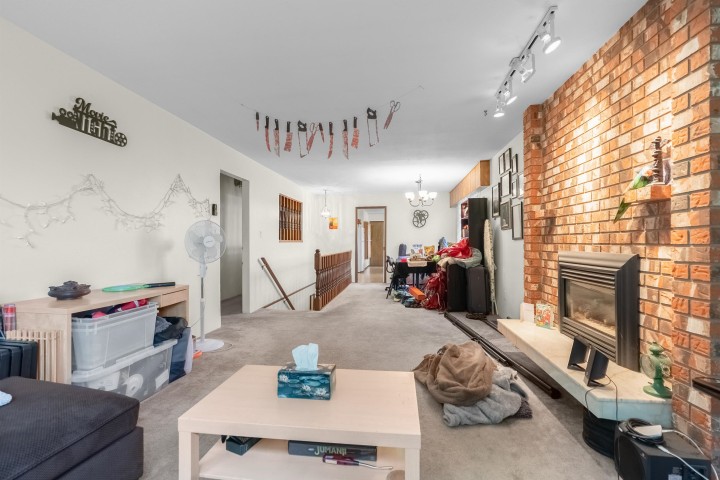 Photo 11 at 2474 E 24th Avenue, Renfrew Heights, Vancouver East