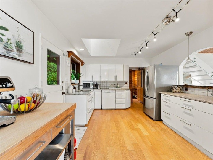 Photo 5 at 325 Bayview Place, Lions Bay, West Vancouver