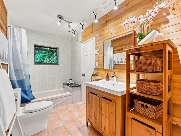 Photo 9 at 325 Bayview Place, Lions Bay, West Vancouver