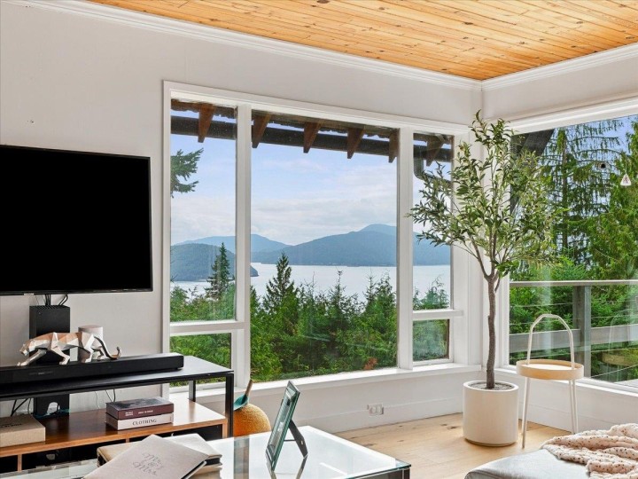Photo 14 at 325 Bayview Place, Lions Bay, West Vancouver