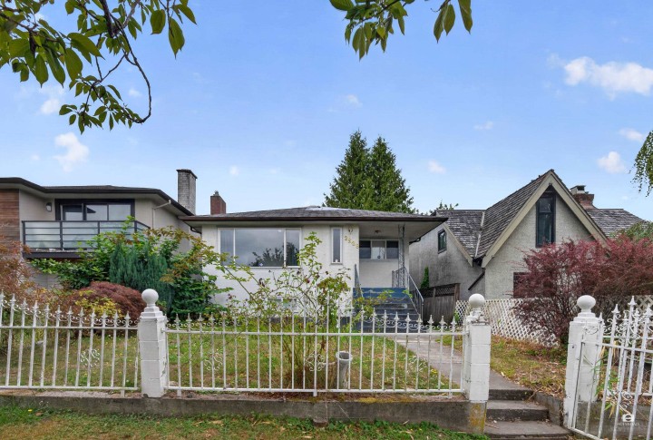 Photo 1 at 2528 E 24th Avenue, Renfrew Heights, Vancouver East