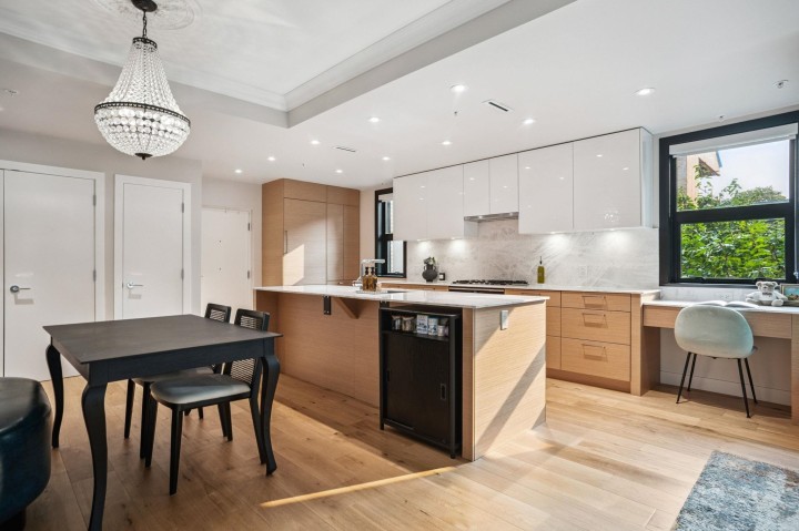 Photo 6 at 201 - 3669 W 11th Avenue, Kitsilano, Vancouver West