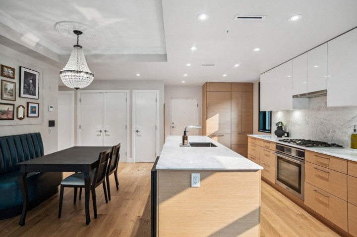 Photo 9 at 201 - 3669 W 11th Avenue, Kitsilano, Vancouver West