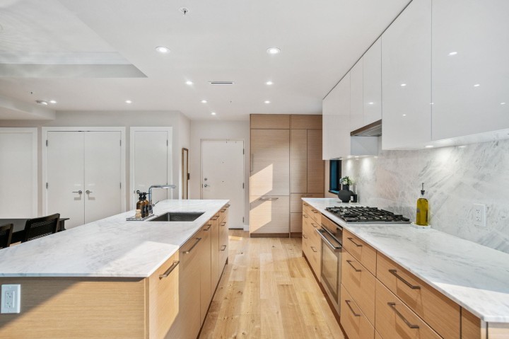 Photo 14 at 201 - 3669 W 11th Avenue, Kitsilano, Vancouver West