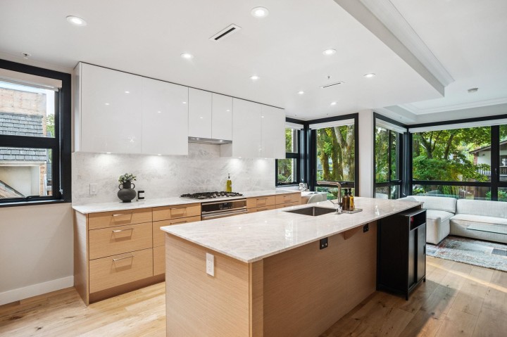 Photo 15 at 201 - 3669 W 11th Avenue, Kitsilano, Vancouver West