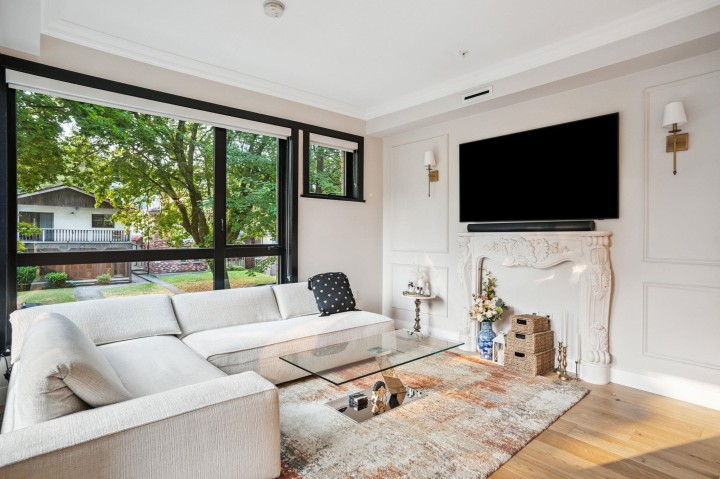 Photo 4 at 201 - 3669 W 11th Avenue, Kitsilano, Vancouver West