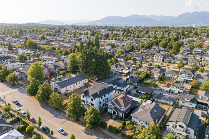 Photo 39 at SL 1 - 2333 E 54th Avenue, Killarney VE, Vancouver East