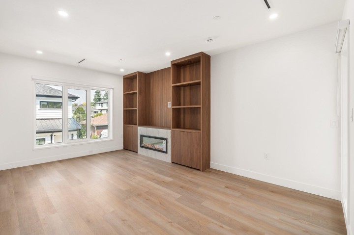 Photo 9 at SL 2 - 2333 E 54th Avenue, Killarney VE, Vancouver East