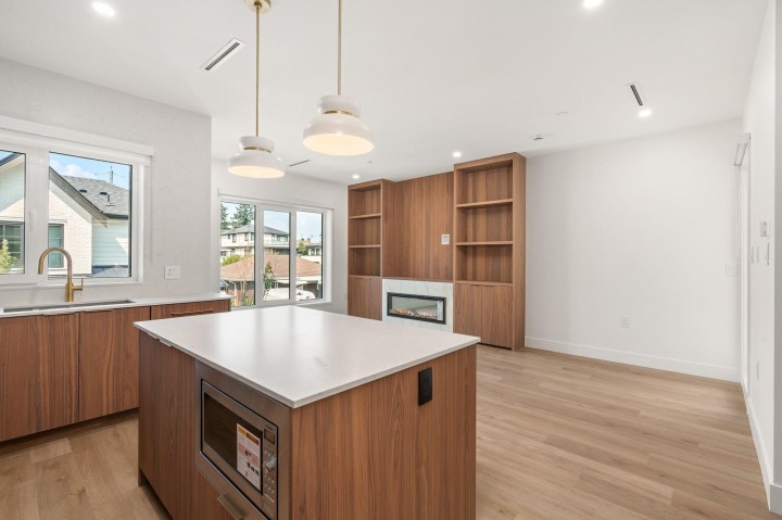 Photo 8 at SL 2 - 2333 E 54th Avenue, Killarney VE, Vancouver East