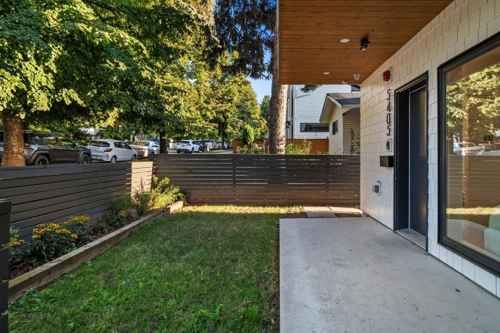 Photo 2 at 5405 Wales Street, Collingwood VE, Vancouver East