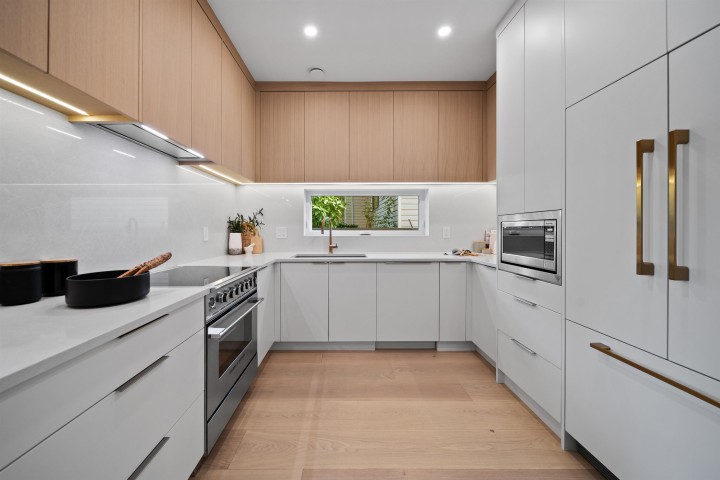 Photo 6 at 5405 Wales Street, Collingwood VE, Vancouver East