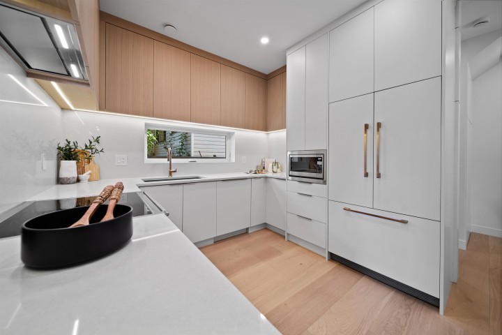 Photo 7 at 5405 Wales Street, Collingwood VE, Vancouver East