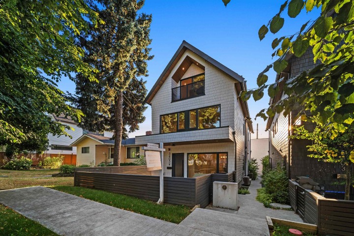 Photo 1 at 5405 Wales Street, Collingwood VE, Vancouver East