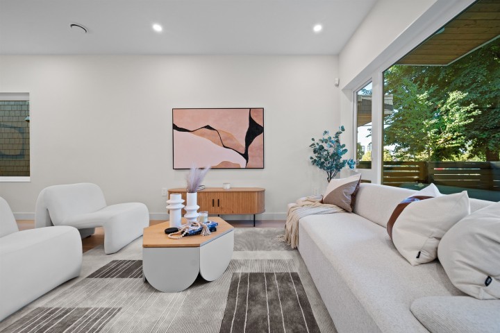 Photo 4 at 5405 Wales Street, Collingwood VE, Vancouver East