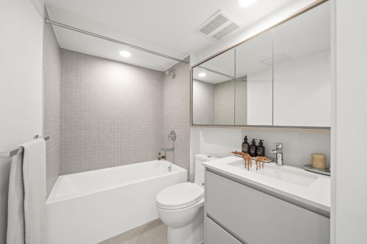 Photo 23 at 225 - 1010 W 47th Avenue, South Granville, Vancouver West