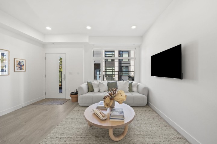 Photo 2 at 225 - 1010 W 47th Avenue, South Granville, Vancouver West