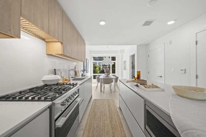 Photo 7 at 225 - 1010 W 47th Avenue, South Granville, Vancouver West