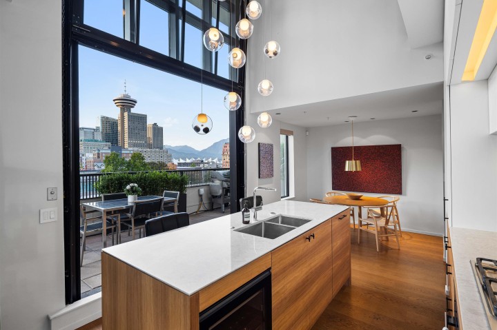 Photo 1 at PH701 - 531 Beatty Street, Downtown VW, Vancouver West