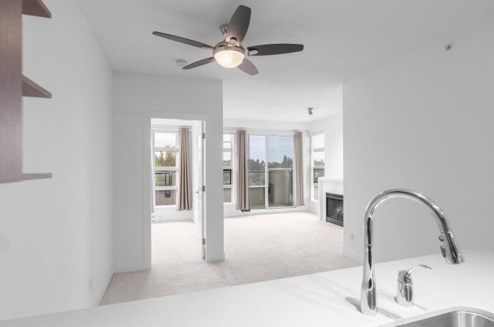 Photo 2 at 407 - 4550 Fraser Street, Fraser VE, Vancouver East