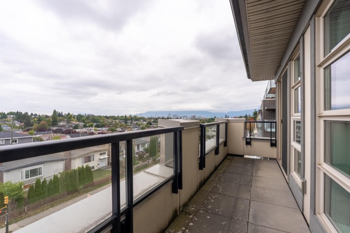 Photo 12 at 407 - 4550 Fraser Street, Fraser VE, Vancouver East