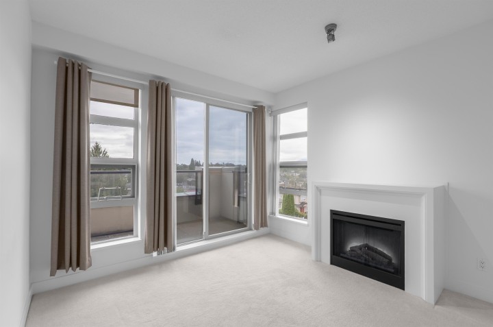Photo 10 at 407 - 4550 Fraser Street, Fraser VE, Vancouver East