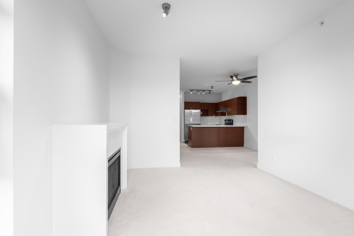 Photo 15 at 407 - 4550 Fraser Street, Fraser VE, Vancouver East